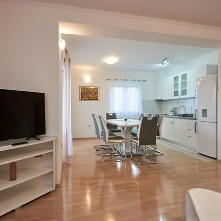Apartment Apartman Sunny *