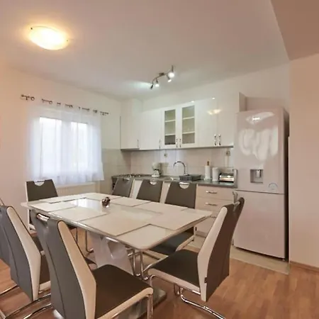 Apartman Sunny Apartment